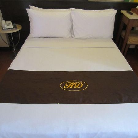 Dominique Hotell Tagaytay City Exteriör bild